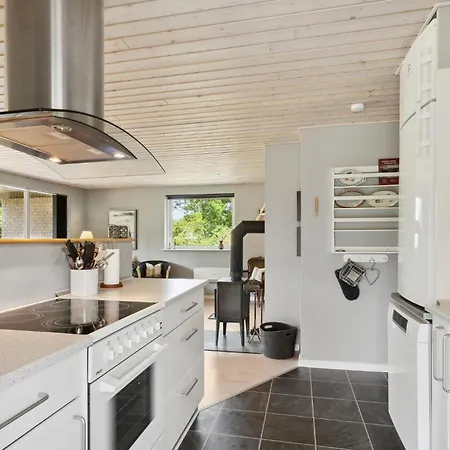 Vakantiehuis Beautiful In With Kitchen